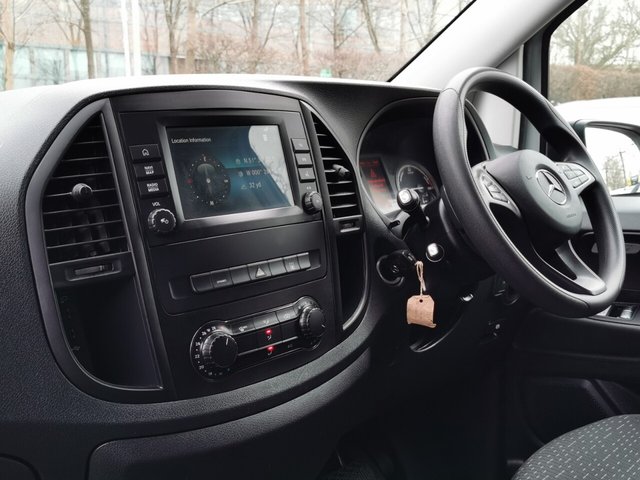 2022 Mercedes-Benz EVITO - Photo 2