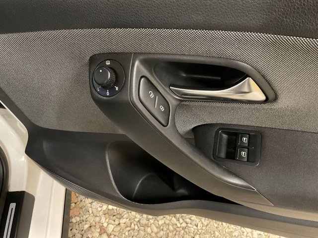 2012 VOLKSWAGEN POLO (2012) - Photo 11