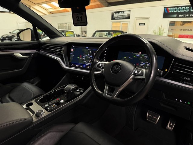 2020 Volkswagen Touareg 3L R-Line Tech 5dr - Photo 5
