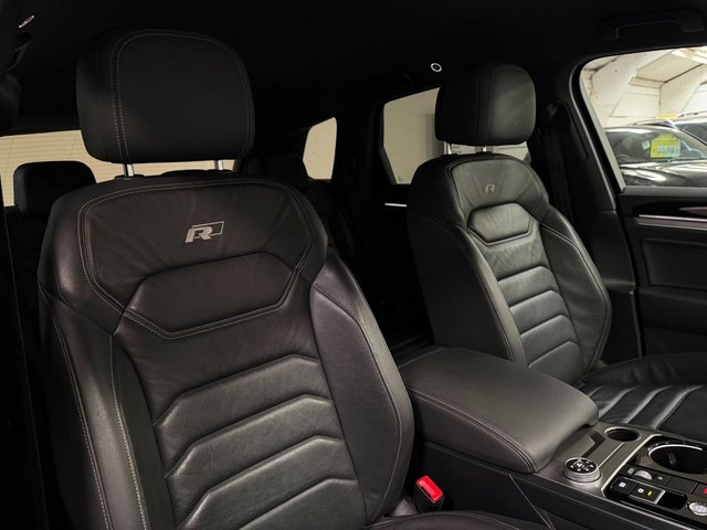 2020 Volkswagen Touareg 3L R-Line Tech 5dr - Photo 3