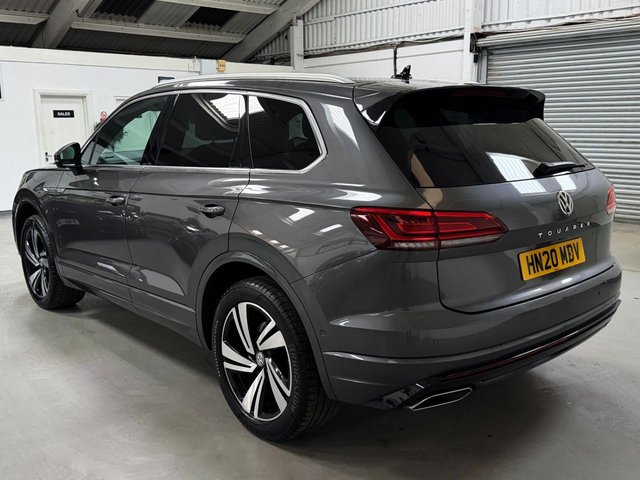 2020 Volkswagen Touareg 3L R-Line Tech 5dr - Photo 2