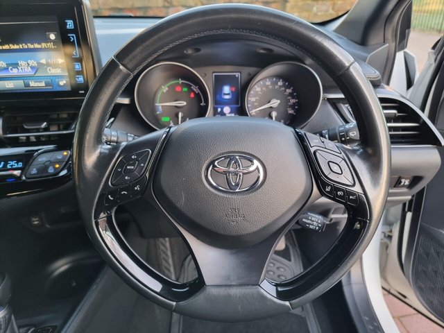 2019 TOYOTA C-HR 2019 1.8 VVT-h Icon SUV 5dr Petrol Hybrid CVT Euro 6 (s/s) (122 ps) - Photo 6
