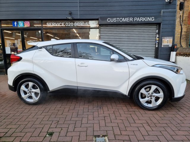2019 TOYOTA C-HR 2019 1.8 VVT-h Icon SUV 5dr Petrol Hybrid CVT Euro 6 (s/s) (122 ps) - Photo 3