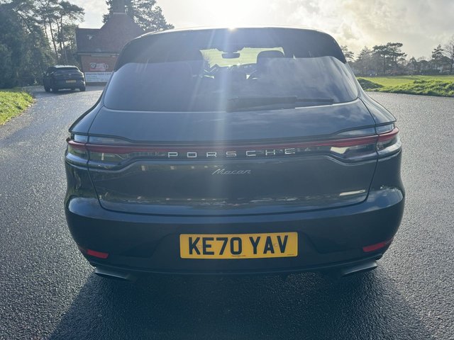 2020 PORSCHE MACAN - Photo 10