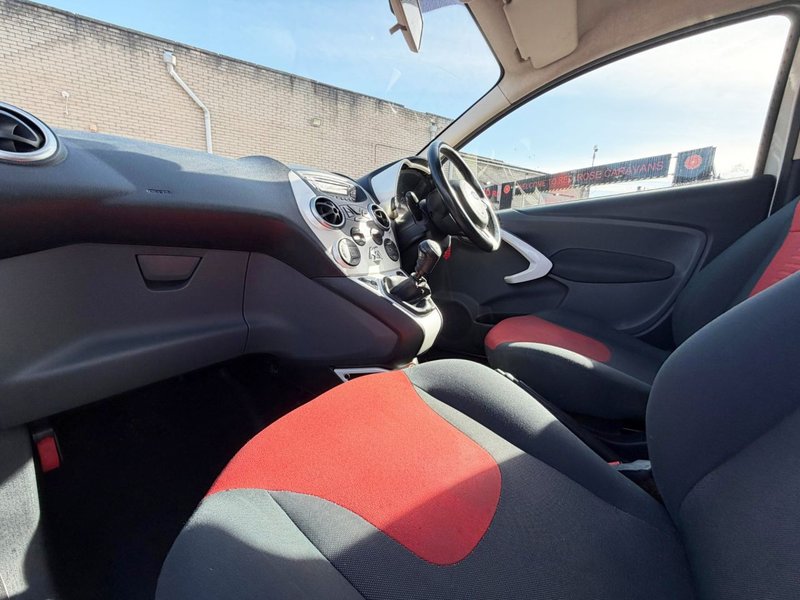 2010 Ford Ka in silver — photo 15 of 20