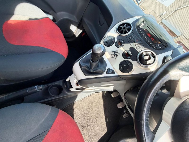 2010 Ford Ka in silver — photo 16 of 20