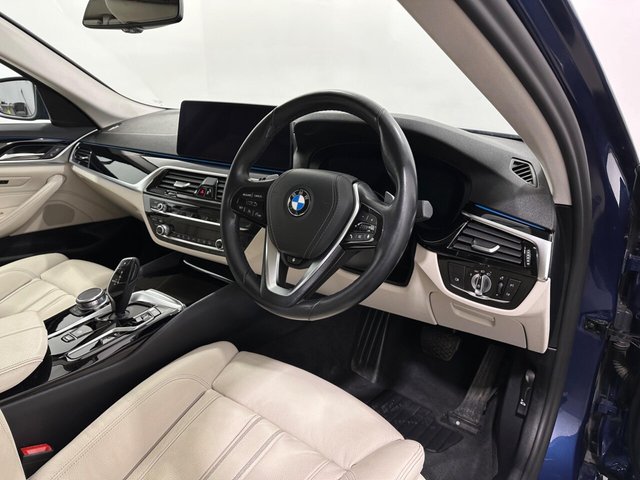 2021 BMW 5 Series - Photo 10