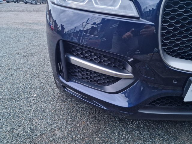 2017 JAGUAR F-PACE 2.0 D180 R-Sport Auto AWD Euro 6 (s/s) 5dr - Photo 6