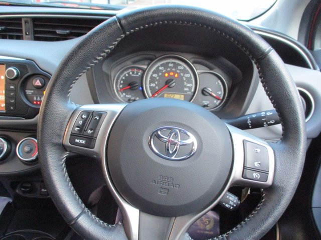 2016 TOYOTA YARIS 1.33 Dual VVT-i Icon Hatchback 5dr Petrol Manual Euro 6 (99 ps) STUNNING EXAMPLE ,£35 ROAD TAX ,6 MONTHS WARRANTY ,8 MAIN DEALER SERVICE STAMPS ,2 KEYS ,AIR-CON ,ALLOYS ,CREDIT TOO PREVIOUS OWNER , - Photo 6