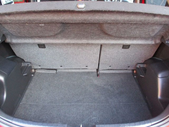 2016 TOYOTA YARIS 1.33 Dual VVT-i Icon Hatchback 5dr Petrol Manual Euro 6 (99 ps) STUNNING EXAMPLE ,£35 ROAD TAX ,6 MONTHS WARRANTY ,8 MAIN DEALER SERVICE STAMPS ,2 KEYS ,AIR-CON ,ALLOYS ,CREDIT TOO PREVIOUS OWNER , - Photo 11