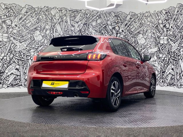 2023 Peugeot 208 1.2L Allure Premium + 5dr - Photo 11