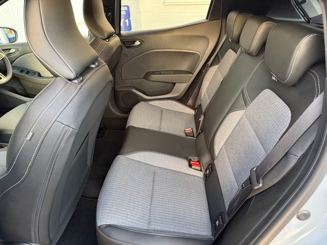 2025 RENAULT CLIO 1.0 TCe techno Hatchback 5dr Petrol Manual Euro 6 (s/s) (90 ps) - Photo 7