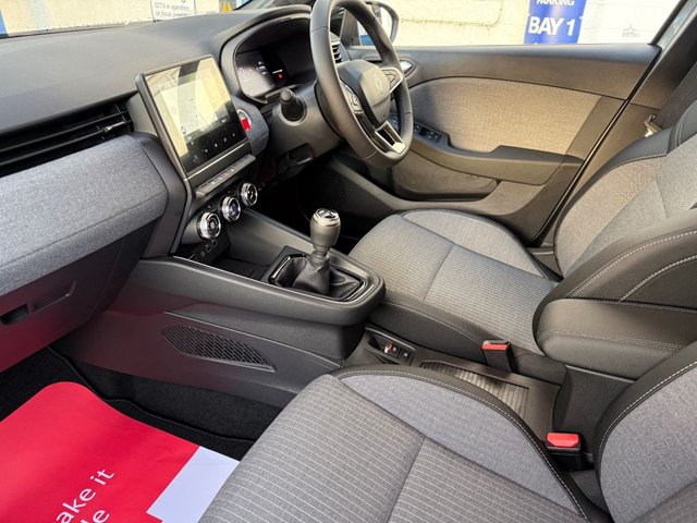 2025 RENAULT CLIO 1.0 TCe techno Hatchback 5dr Petrol Manual Euro 6 (s/s) (90 ps) - Photo 8