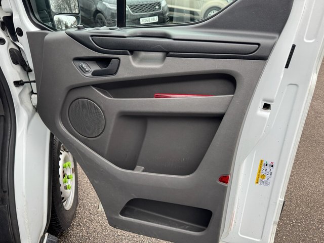 2018 Ford Transit Custom 2L null 5dr - Photo 11