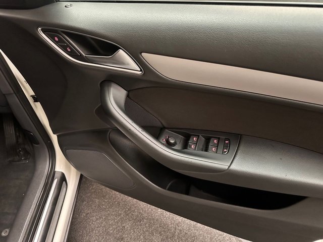 2014 AUDI Q3 - Photo 5