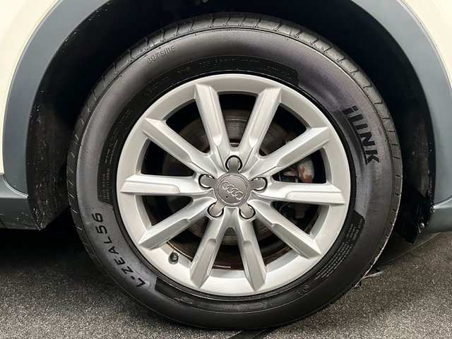 2014 AUDI Q3 - Photo 6