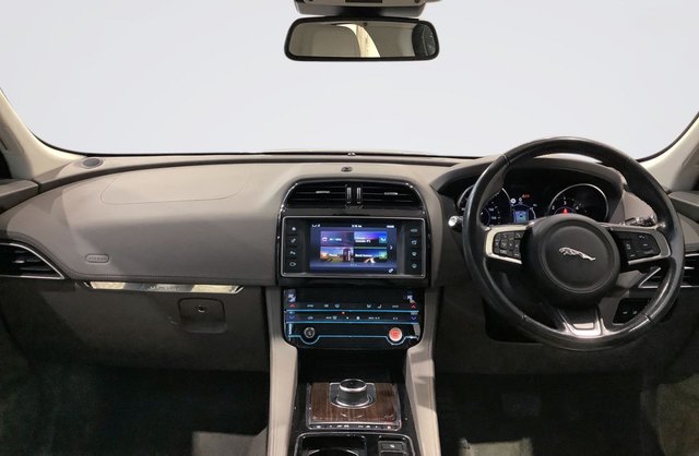 2018 Jaguar F-Pace 2L Portfolio 5dr - Photo 3