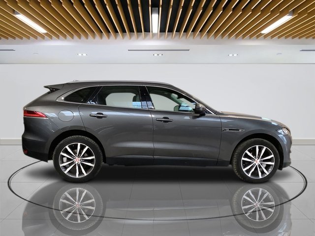 2018 Jaguar F-Pace 2L Portfolio 5dr - Photo 9
