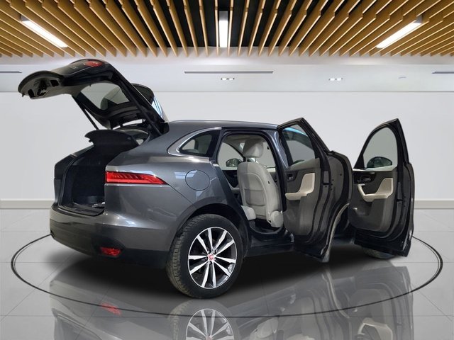 2018 Jaguar F-Pace 2L Portfolio 5dr - Photo 11