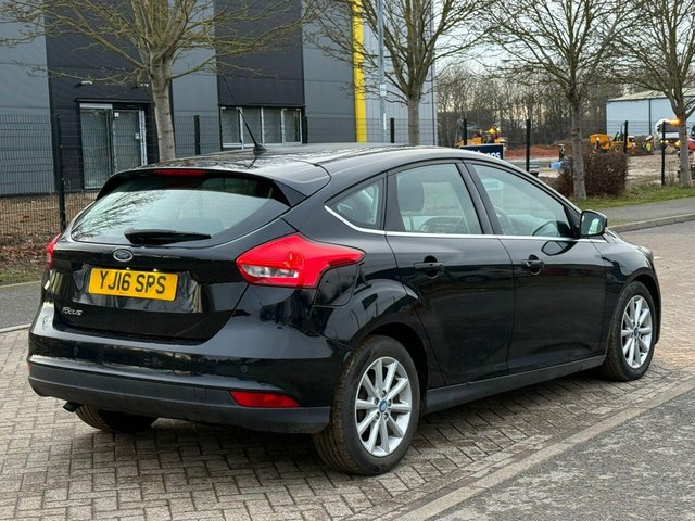 2016 Ford Focus - Photo 7