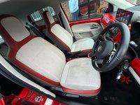 USED 2015 65 VOLKSWAGEN UP! 1.0 High up! Hatchback 5dr Petrol ASG Euro 6 (75 ps) NAV~CARPLAY~R/CAM~H/SEAT~FINAN