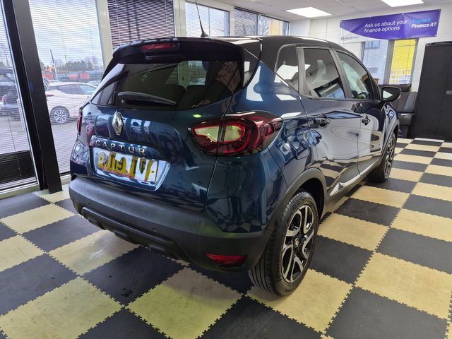 2019 RENAULT CAPTUR - Photo 3