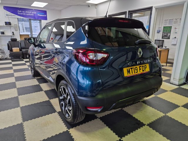 2019 RENAULT CAPTUR - Photo 2