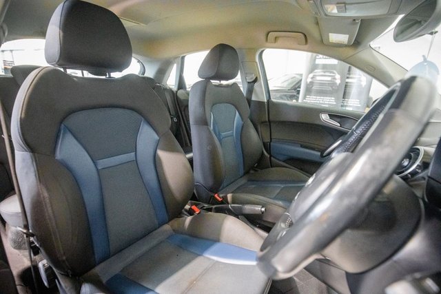 2017 Audi A1 1.6L Sport 5dr - Photo 3