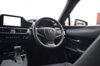 USED 2023 73 LEXUS UX 2.0 250h F Sport Design SUV 5dr Petrol Hybrid E-CVT Euro 6 (s/s) (184 ps) REAR CAM / HEATED LEATHER