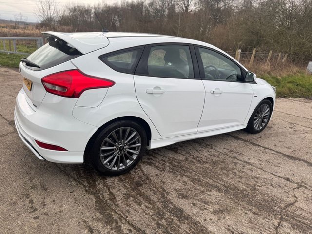 2018 Ford Focus 1L St-Line 5dr - Photo 3