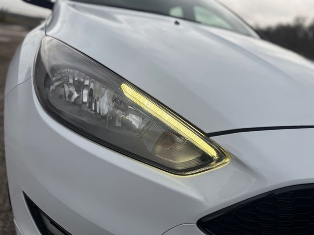 2018 Ford Focus 1L St-Line 5dr - Photo 9