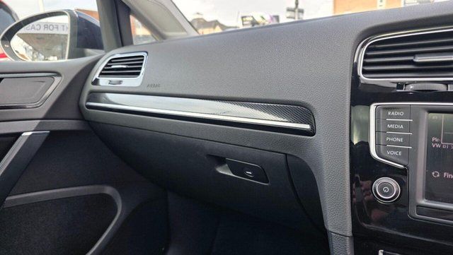 2016 VOLKSWAGEN GOLF 2.0 TDI BlueMotion Tech GT Edition DSG Euro 6 (s/s) 5dr - Photo 11