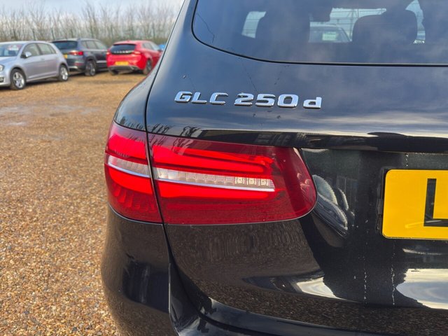 2018 MERCEDES-BENZ GLC 2.1 GLC250d AMG Line (Premium) SUV 5dr Diesel G-Tronic 4MATIC Euro 6 (s/s) (204 ps) - Photo 11