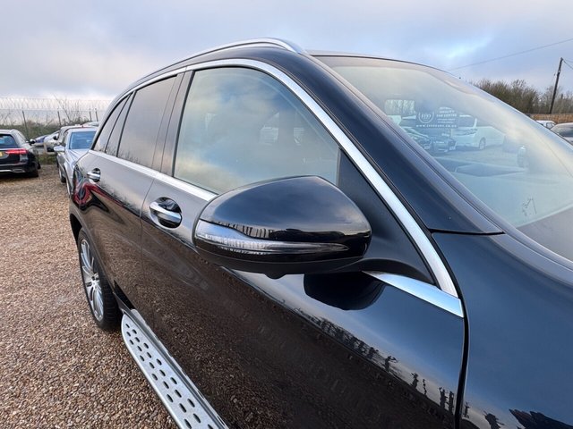 2018 MERCEDES-BENZ GLC 2.1 GLC250d AMG Line (Premium) SUV 5dr Diesel G-Tronic 4MATIC Euro 6 (s/s) (204 ps) - Photo 12