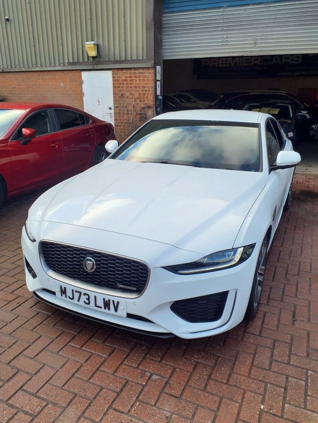 2023 JAGUAR XE 2.0 D200 MHEV R-Dynamic S Saloon 4dr Diesel Auto Euro 6 (s/s) (204 ps) - Photo 4
