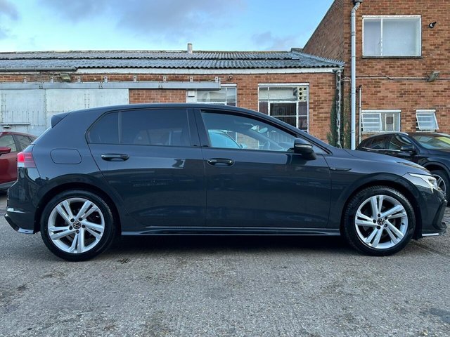 2022 VOLKSWAGEN GOLF 1.5 TSI R-Line Euro 6 (s/s) 5dr - Photo 5
