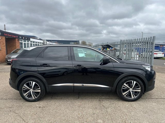2017 PEUGEOT 3008 - Photo 2