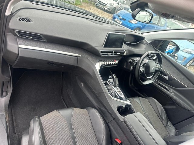 2017 PEUGEOT 3008 - Photo 9