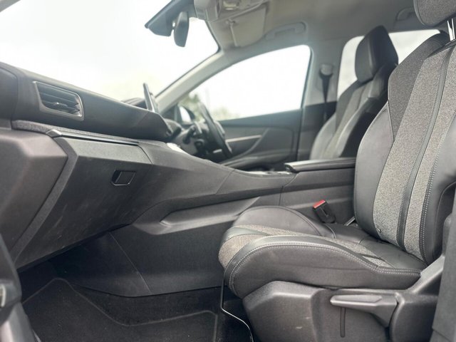 2017 PEUGEOT 3008 - Photo 10