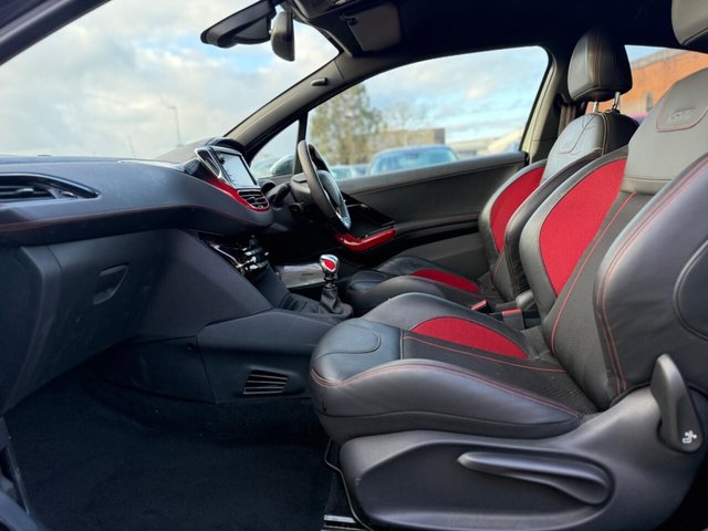 2013 PEUGEOT 208 - Photo 12