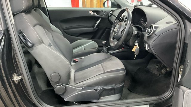 2012 AUDI A1 - Photo 11