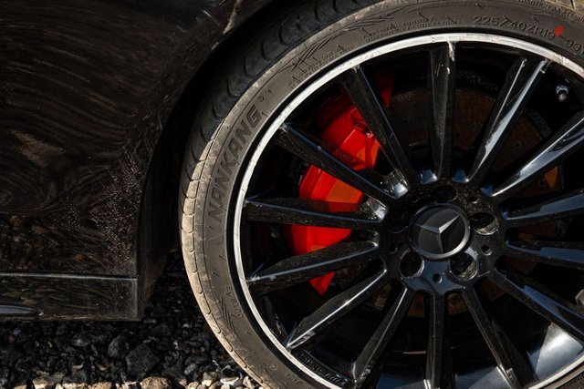 2016 MERCEDES-BENZ C-CLASS 2.1 C250d AMG Line (Premium Plus) Saloon 4dr Diesel 7G-Tronic+ Euro 6 (s/s) (204 ps) - Photo 5