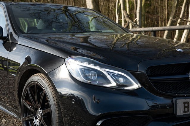 2015 MERCEDES-BENZ E-CLASS 5.5 E63 V8 BiTurbo AMG Saloon 4dr Petrol SpdS MCT Euro 6 (s/s) (557 ps) - Photo 4