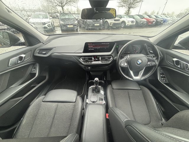 2021 BMW 1 SERIES - Photo 9