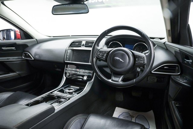 2015 JAGUAR XE 2.0d Prestige Auto Euro 6 (s/s) 4dr - Photo 11