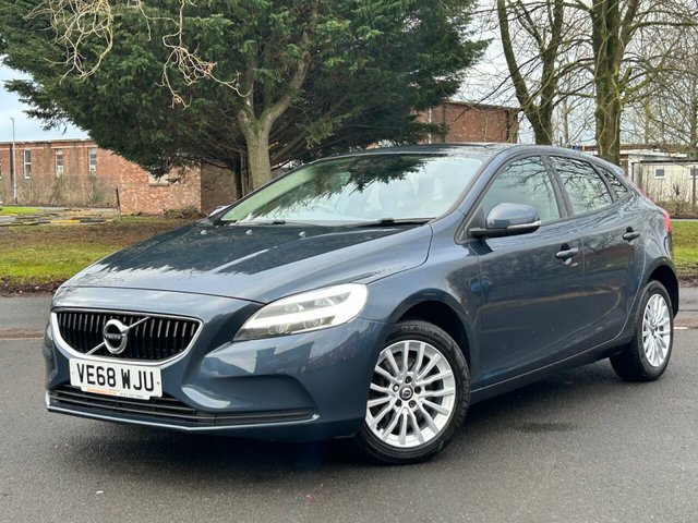 2018 Volvo V40 1.5L Momentum Nav Plus 5dr - Photo 2