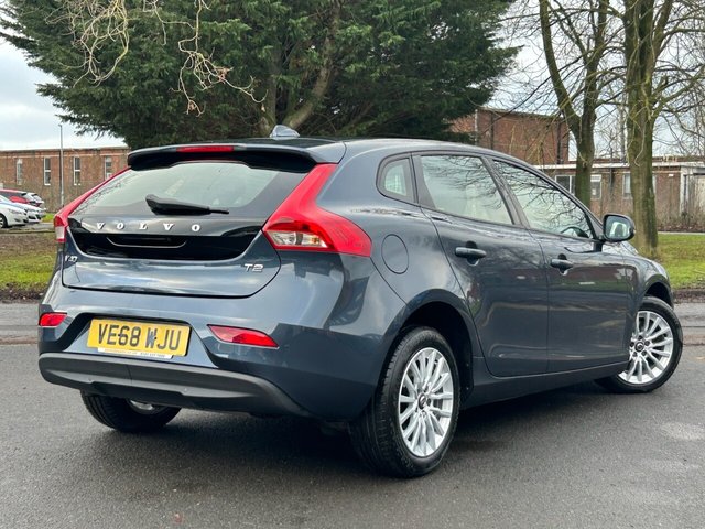 2018 Volvo V40 1.5L Momentum Nav Plus 5dr - Photo 3