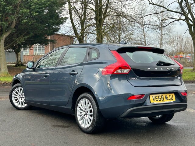 2018 Volvo V40 1.5L Momentum Nav Plus 5dr - Photo 4