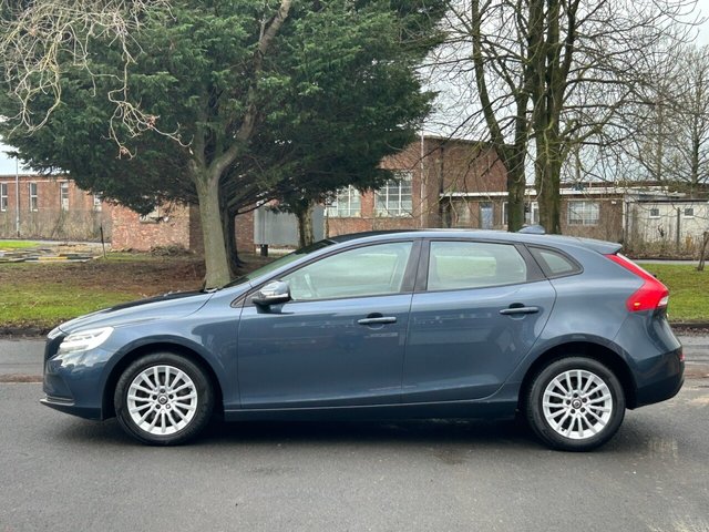 2018 Volvo V40 1.5L Momentum Nav Plus 5dr - Photo 5