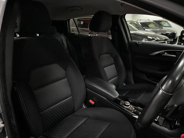 View our INFINITI Q30